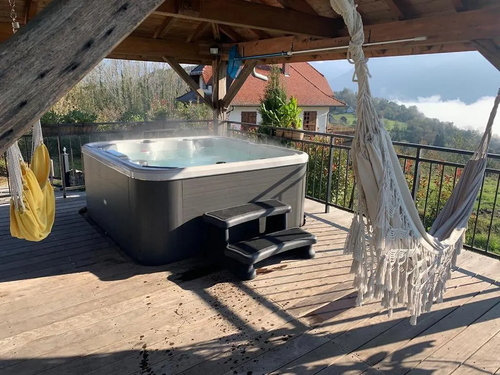 Homestay La Grange Bonal Apartment Saint-Laurent-du-Pont