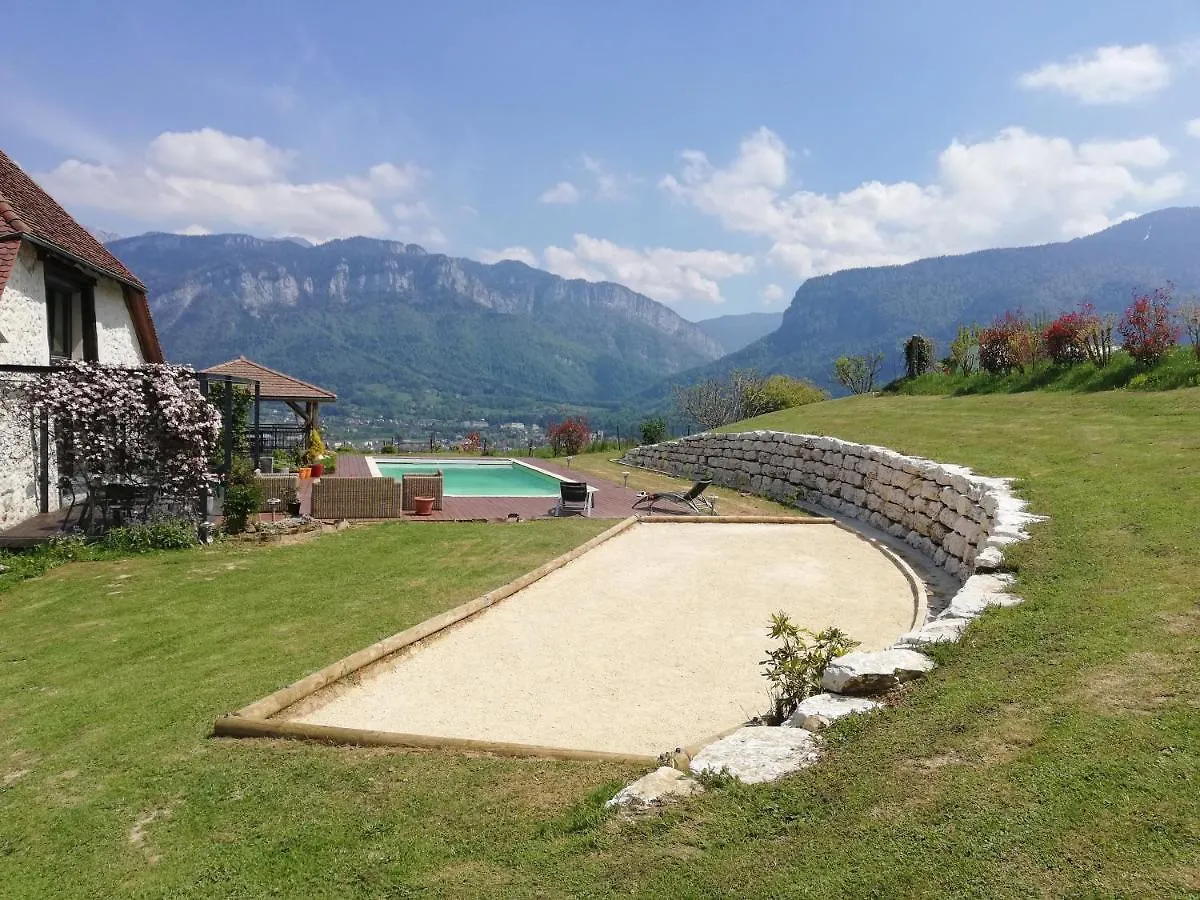 Homestay La Grange Bonal Apartment Saint-Laurent-du-Pont