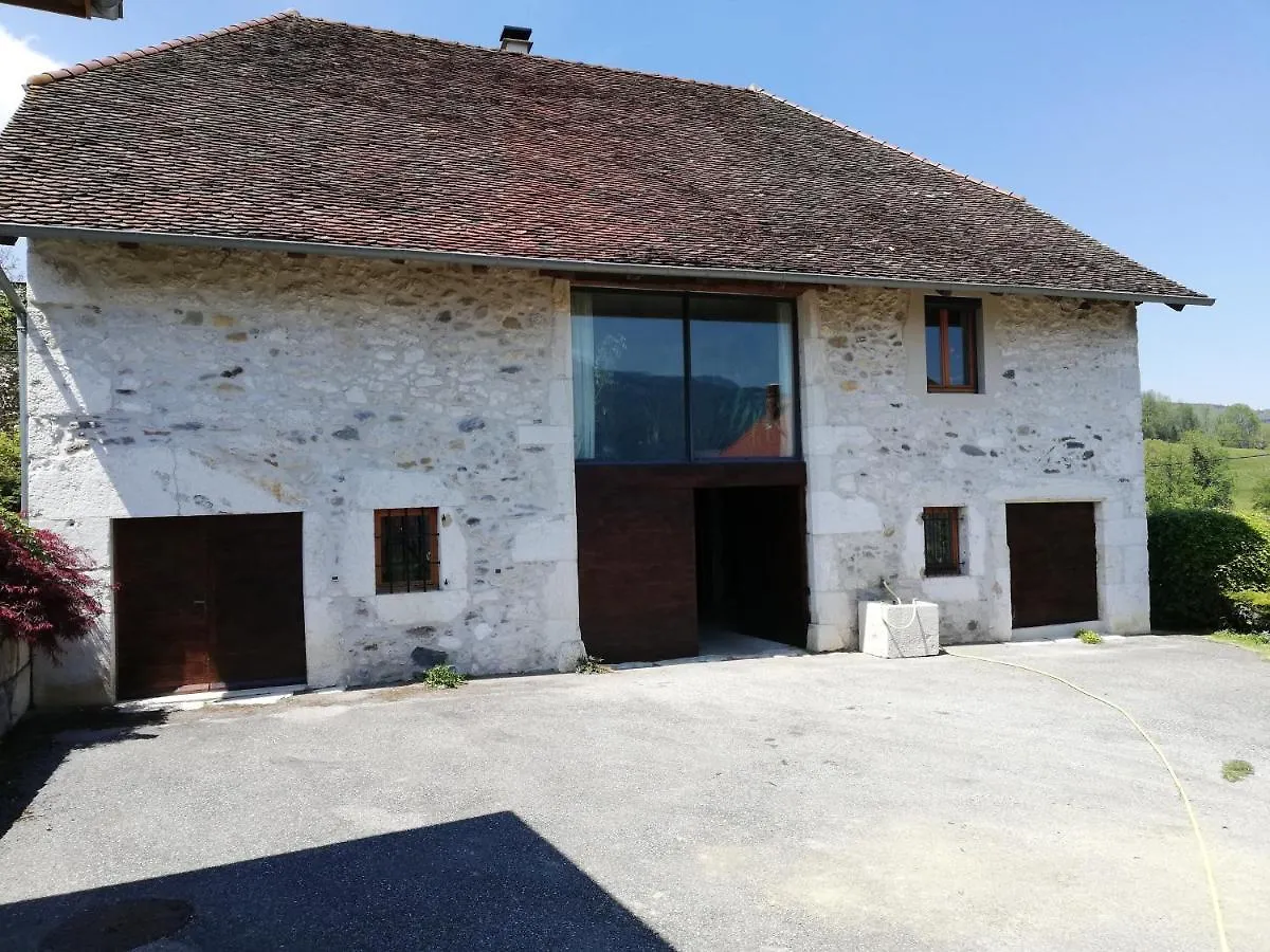 Homestay La Grange Bonal Apartment Saint-Laurent-du-Pont France