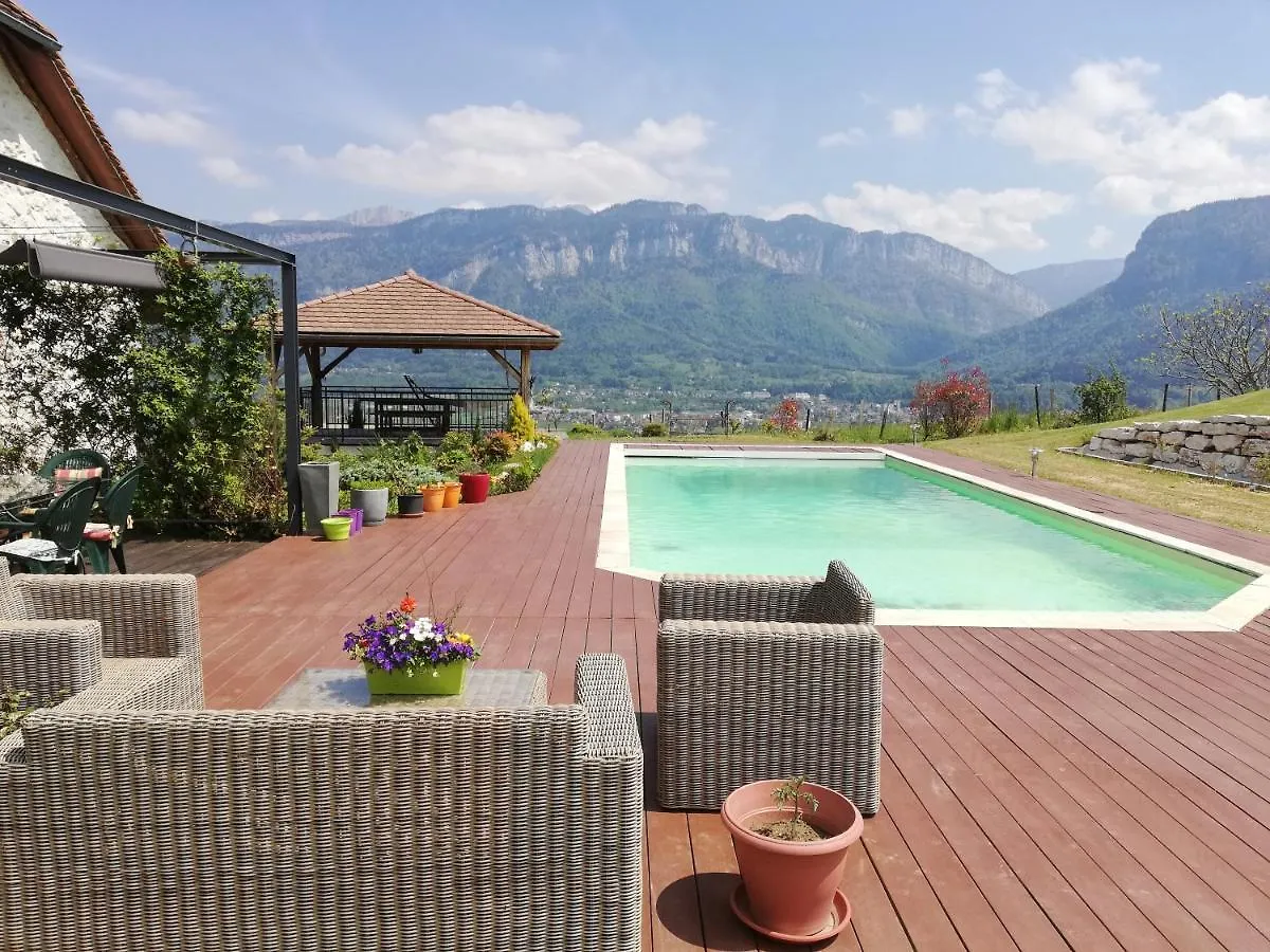 Homestay La Grange Bonal Apartment Saint-Laurent-du-Pont