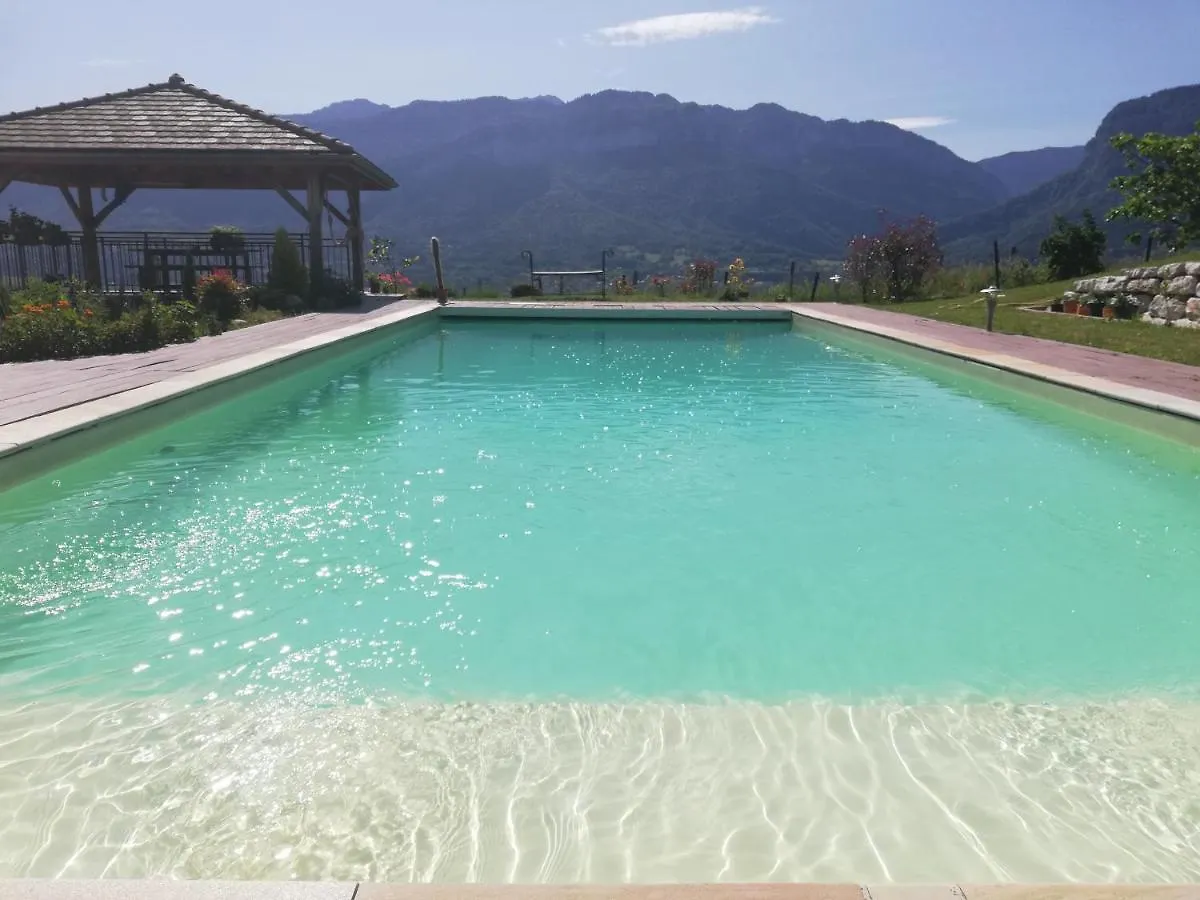 Homestay La Grange Bonal Apartment Saint-Laurent-du-Pont