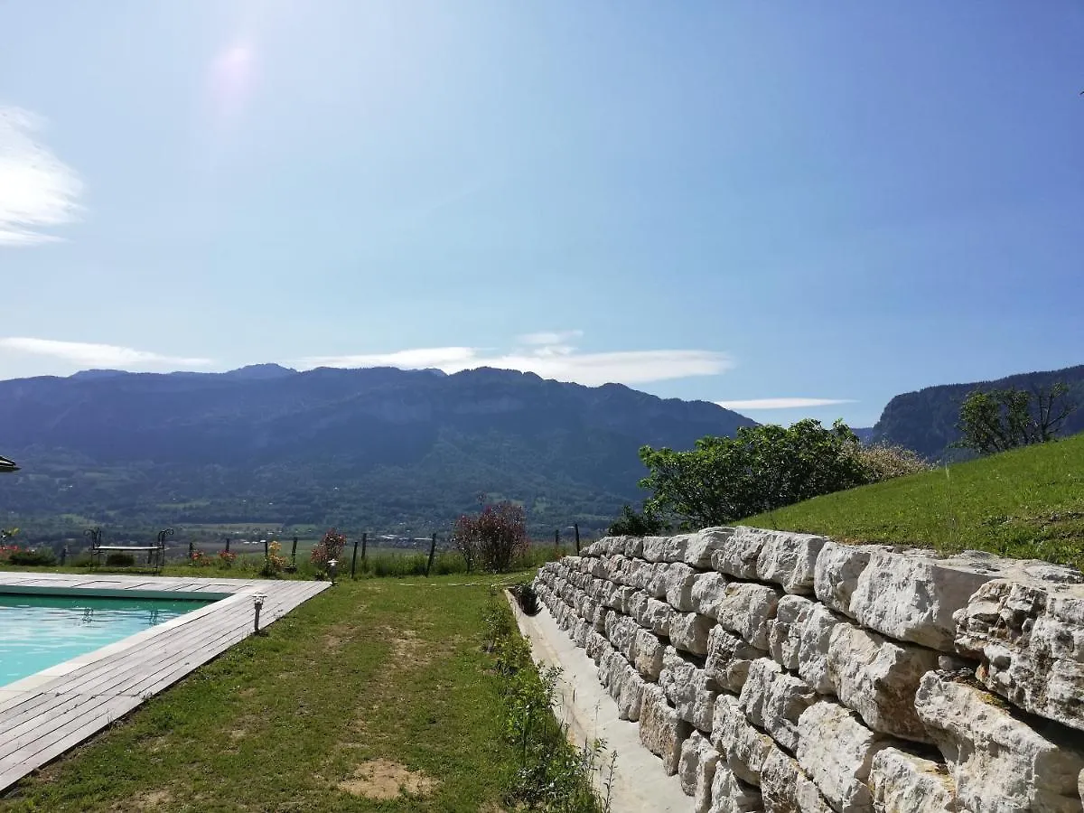 Homestay La Grange Bonal Apartment Saint-Laurent-du-Pont