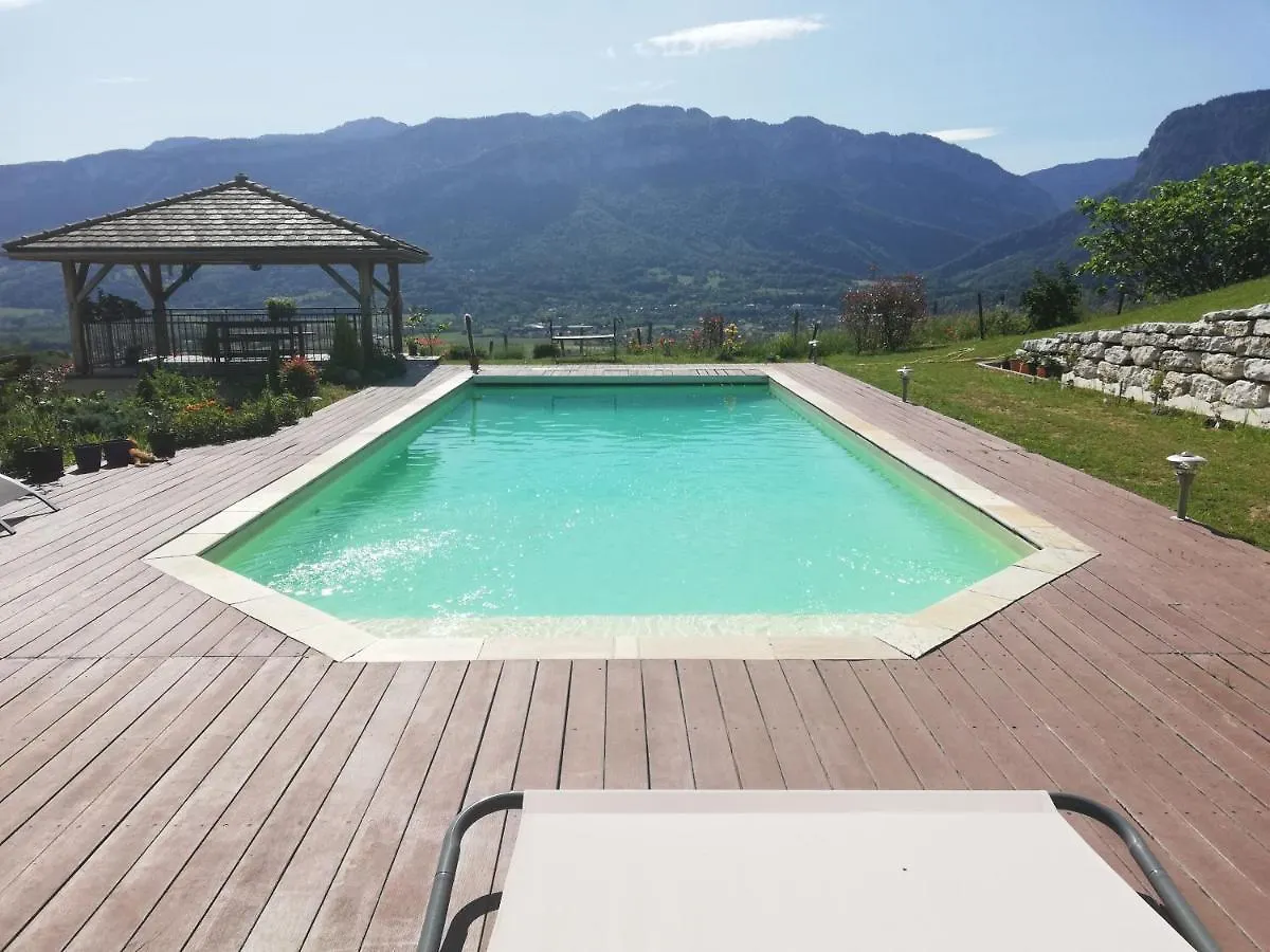 Homestay La Grange Bonal Apartment Saint-Laurent-du-Pont