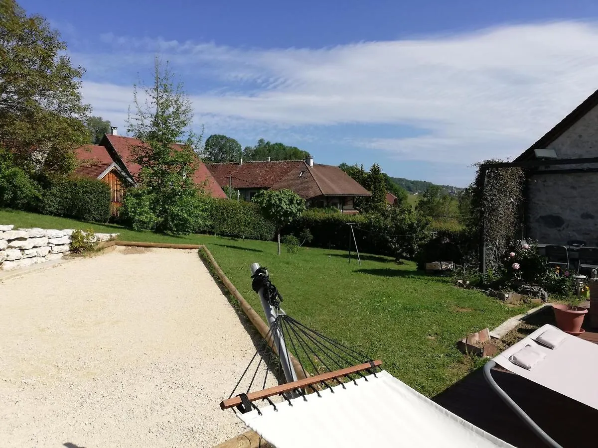 Homestay La Grange Bonal Apartment Saint-Laurent-du-Pont